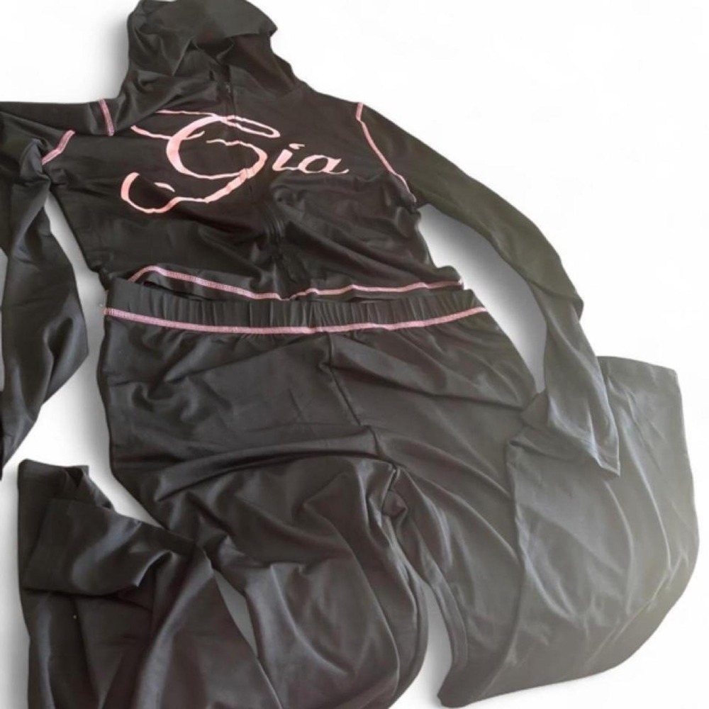 Black and pink Gia set